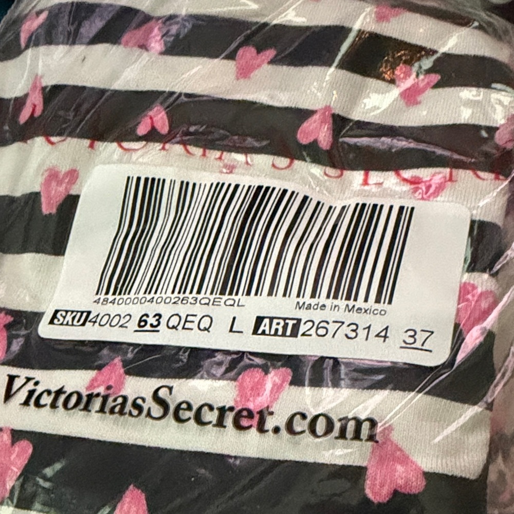 Victoria's Secret Pink and Black Apparel Collection - Picture 2 of 5